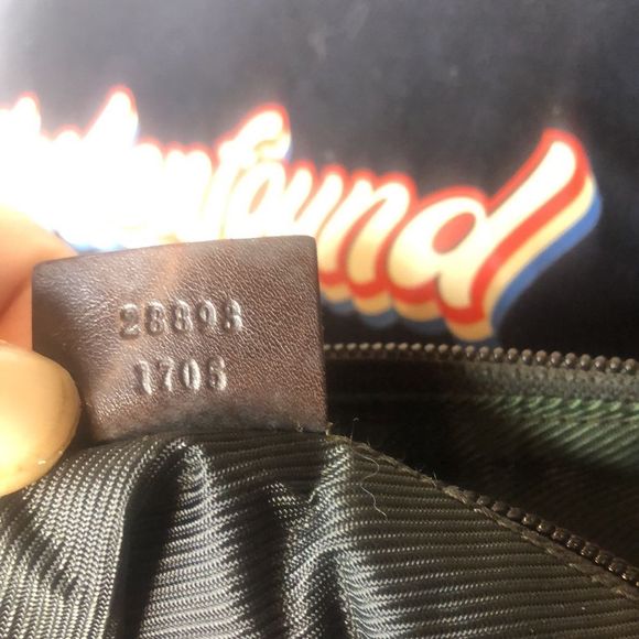 Vintage GUCCI GG Monogram Canvas Leather Top Zipper Close Shoulder Bag - Picture 17 of 17